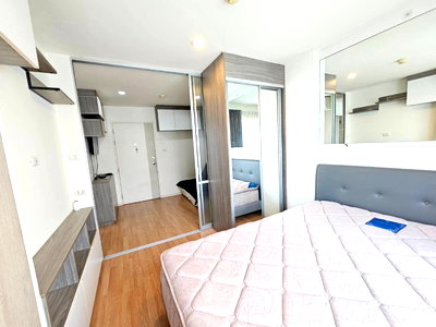 Condos for sale : Urgent sale! Spacious condo at a great price, near Sri Nut BTS station, convenient access to the airport.