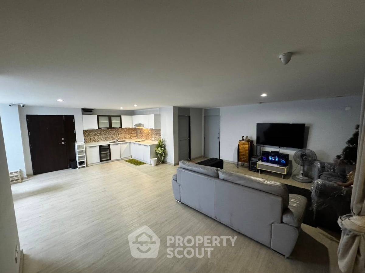 รูป คอนโด 3-ห้องนอน ที่ เลอร์ โคซี่ เอกมัย 28 คอนโดมิเนียม ใกล้ ARL รามคำแหง (ID 2796311) - รูปที่ 1/25