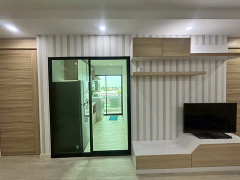 ให้เช่า วี คอนโด ศาลายา 2 ห้องนอน/ 1 ห้องน้ำ วิวสวย ลมเย็น