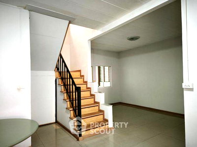 ทาวน์โฮม วิทยาลัยการอาชีพพระสมุทรเจดีย์ : ทาวน์เฮ้าส์ 3-ห้องนอน ใน ในคลองบางปลากด (ID 2768892)