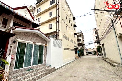 ทาวน์โฮม เมกะ บางนา : ขายทาวน์เฮ้าส์ บ้านทิพย์มงคล 1 หนามแดง-บางพลี สมุทรปราการ 17 ตร.ว. 2 ชั้น ต่อเติมสวย