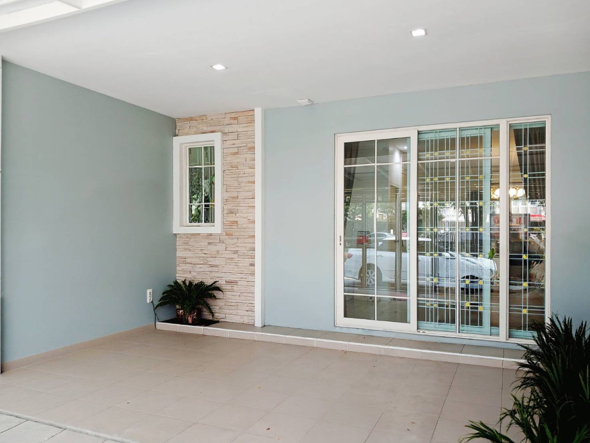รูป ให้เช่า /Vาย  บ้านโกลเด้นทาวน์  บางนา - สวนหลวง  Townhome  สวย สไตล์อังกฤษ Renovate เสร็จใหม่ ๆ โซนคลับเฮ้าส์  - รูปที่ 28/30