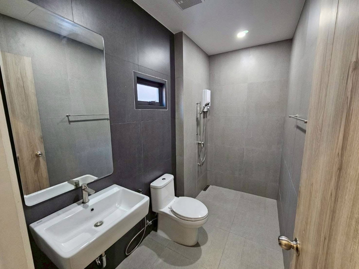 รูป  ขายบ้านพูลวิลล่า หมู่บ้านเวิลด์คลับแลนด์  พื้นที่  292 ตร.ม.  3 ห้องนอน |  4 ห้องน้ำ - รูปที่ 17/17