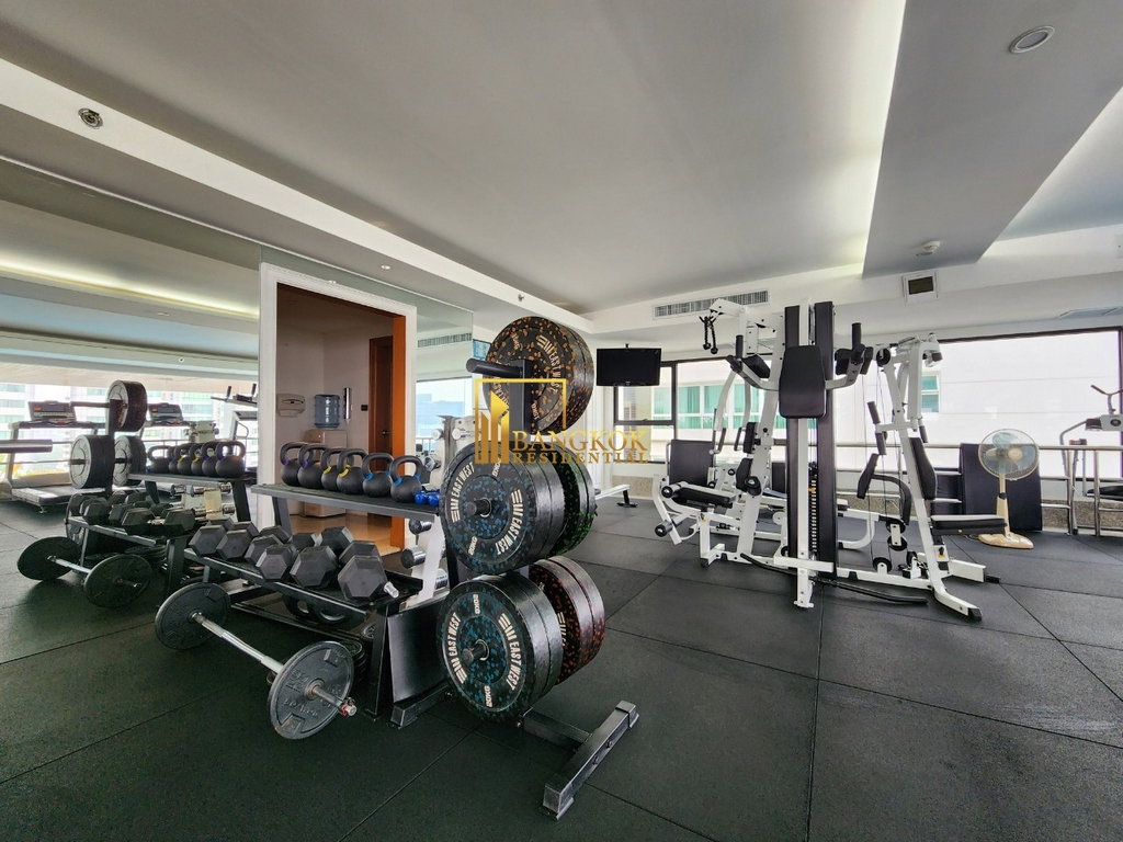 รูป Beautifully Renovated 4 Bedroom Apartment in Sukhumvit 20 - BR21151AP - รูปที่ 43/58