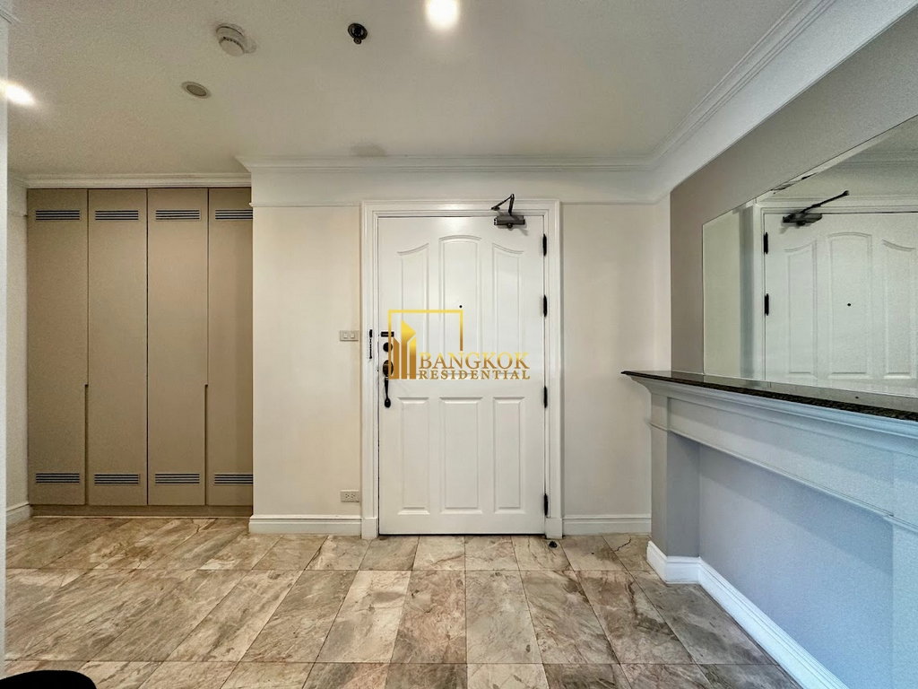 รูป Beautifully Renovated 4 Bedroom Apartment in Sukhumvit 20 - BR21151AP - รูปที่ 35/58