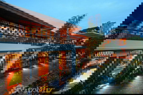 5 Bedroom Villa for sale in Khlong Tan Nuea, Bangkok  1058226