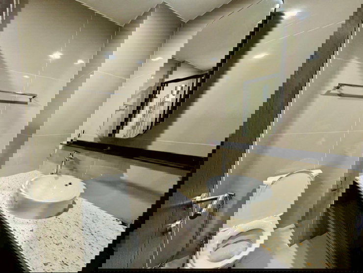 รูป 📍XT Huaikhwang✨คอนโดหรูห้วยขวาง ห้องใหญ่แต่งครบพร้อมอยู่ (1 ห้องนอน ขนาด 30 ตรม.) เช่าเพียง 17,000/เดือน ▫️Line: @sanhaproperty📲095-6922871 รับโค - รูปที่ 12/13