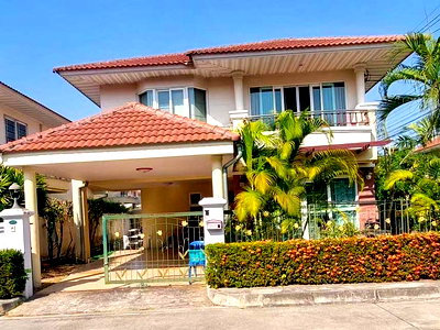 Houses for rent Promenada Chiang Mai : 2-storey house for rent in the Nong Hoi-Tha sala in secured development project, Chiang Mai