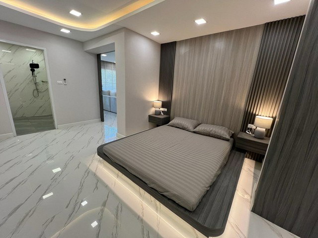 รูป HR3380ปล่อยเช่าบ้าน หลังมุม รีโนเวทใหม่ทั้งหลัง รัชดา 18 (ใกล้ MRT ห้วยขวาง) พื้นที่ใช้สอยสุดคุ้มกว่า 300 ตรม. แต่งครบพร้อมอยู่ - รูปที่ 5/43