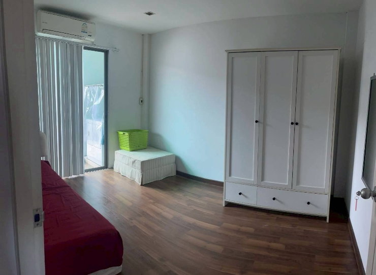 รูป ปล่อยเช่าทาวน์โฮม Eco Space 2 เกษตร-นวมินทร์เฟอร์นิเจอร์เครื่องใช้ไฟฟ้าครบครัน
แอร์ทุกห้อง - รูปที่ 2/16