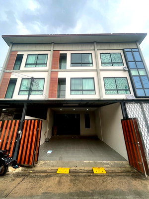 Townhouses for rent Bangna Commercial College : For Rent TownHome 3 Floor Fully Furnished (Near BTS Punnawithi)