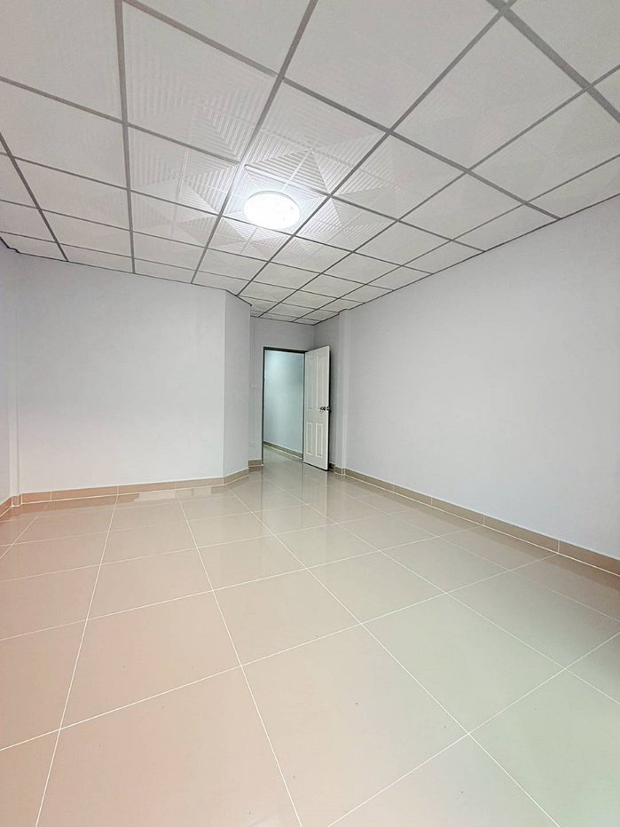 รูป บ้านสวย  ถนนเมน ฟรี ! แอร์ 2 ตัว   หมู่บ้านมนวดี พาร์ค  ติดถนนวัดลาดปลาดุก (ตรงข้ามแม็ค แวลูร์)  บางบัวทอง   - รูปที่ 17/20