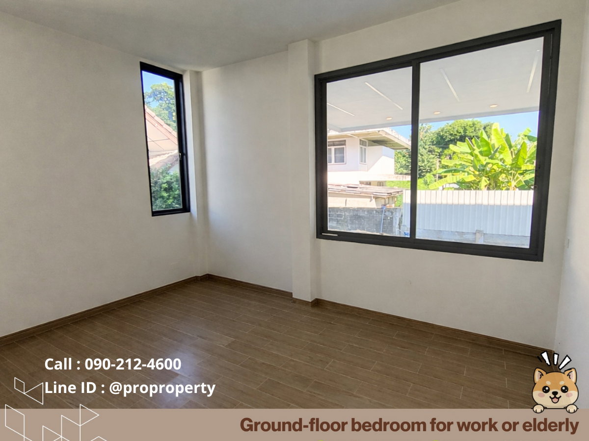 picture Custom-built detached house for rent in a prime location in the Ratchadaphisek 32 area. - 8/9