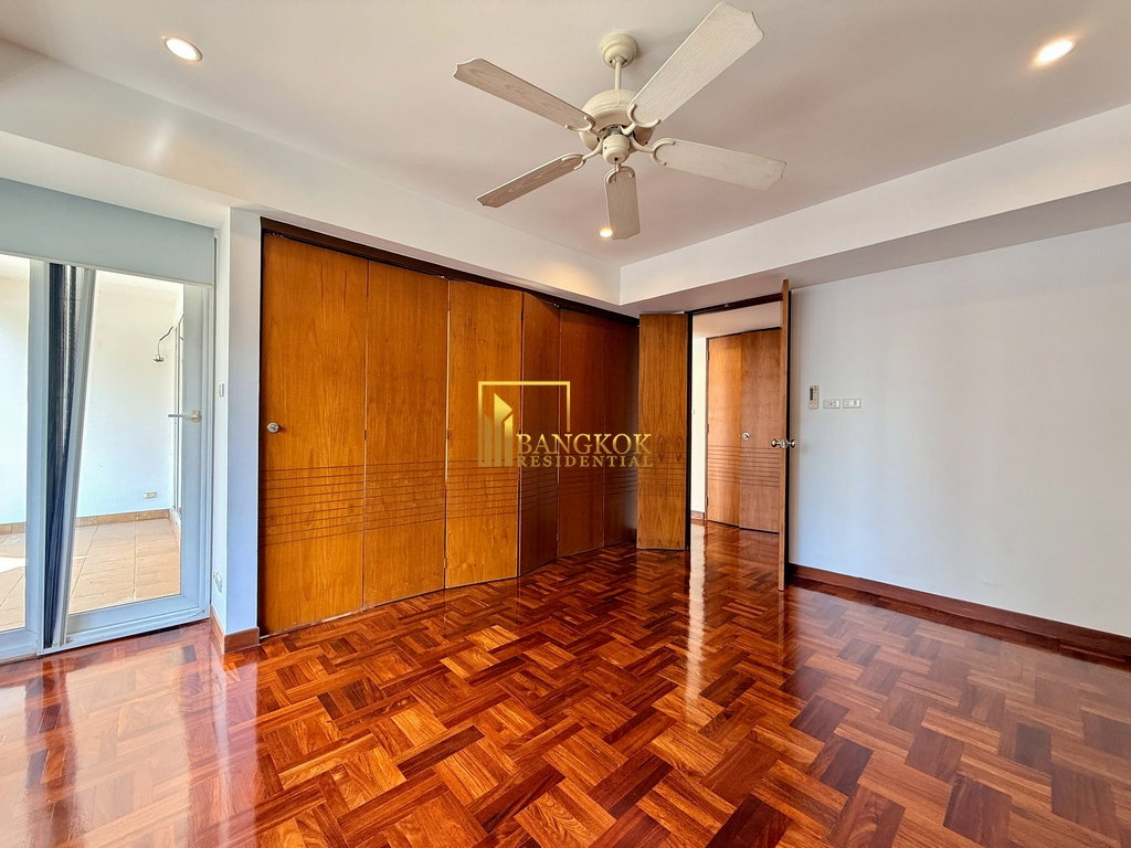 picture Grand Ville House 1 | Spacious 3 Bed Condo in Phrom Phong - BR60907CD - 18/34