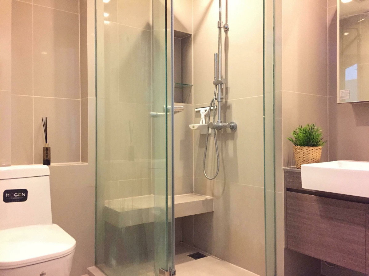 รูป ให้เช่า คอนโด | วิวสระว่ายน้ำ ห้องมุม “Quinn Condo” 46 ตร.ม. ใกล้ MRT สุทธิสาร - รูปที่ 4/4