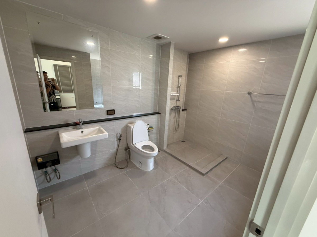 รูป [VR0246]🔥 ลดเหลือ 80,000/เดือน | Britania บางนา–ศรีวารี หลังใหญ่ที่สุด แปลงมุม ติดสวนส่วนกลาง 🔥 - รูปที่ 17/26