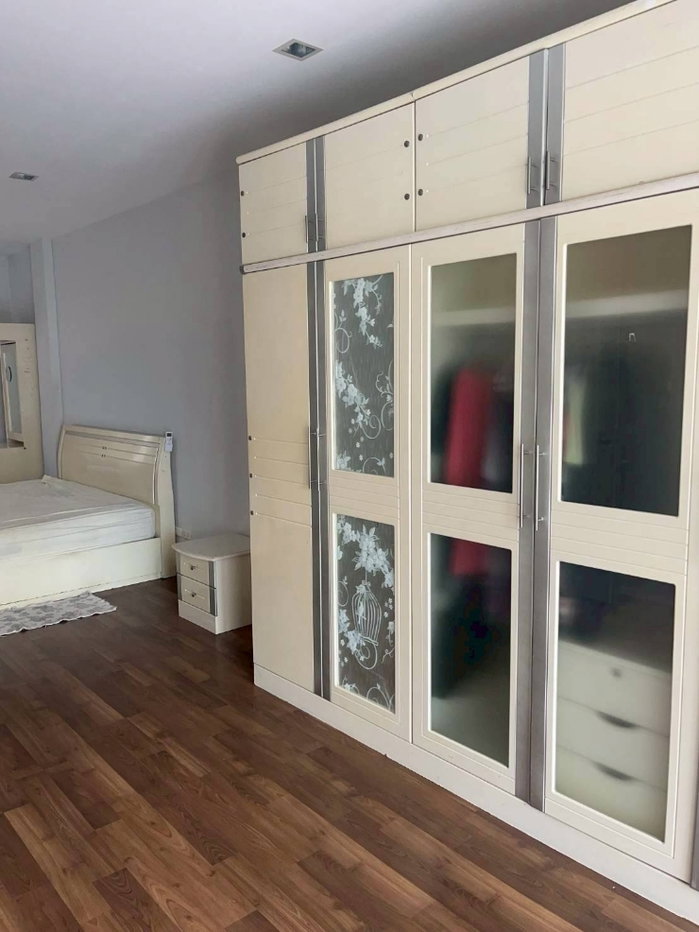 รูป ปล่อยเช่าทาวน์โฮม Eco Space 2 เกษตร-นวมินทร์เฟอร์นิเจอร์เครื่องใช้ไฟฟ้าครบครัน
แอร์ทุกห้อง - รูปที่ 5/16