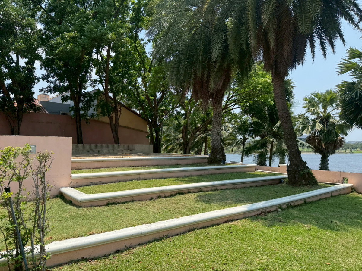 รูป ขายบ้าน 3 ห้องนอน พร้อมเฟอร์นิเจอร์ ใน Amata Spring Country Club ติดสนามกอล์ฟ พร้อมพื้นที่สวนรอบบ้าน  - รูปที่ 22/27