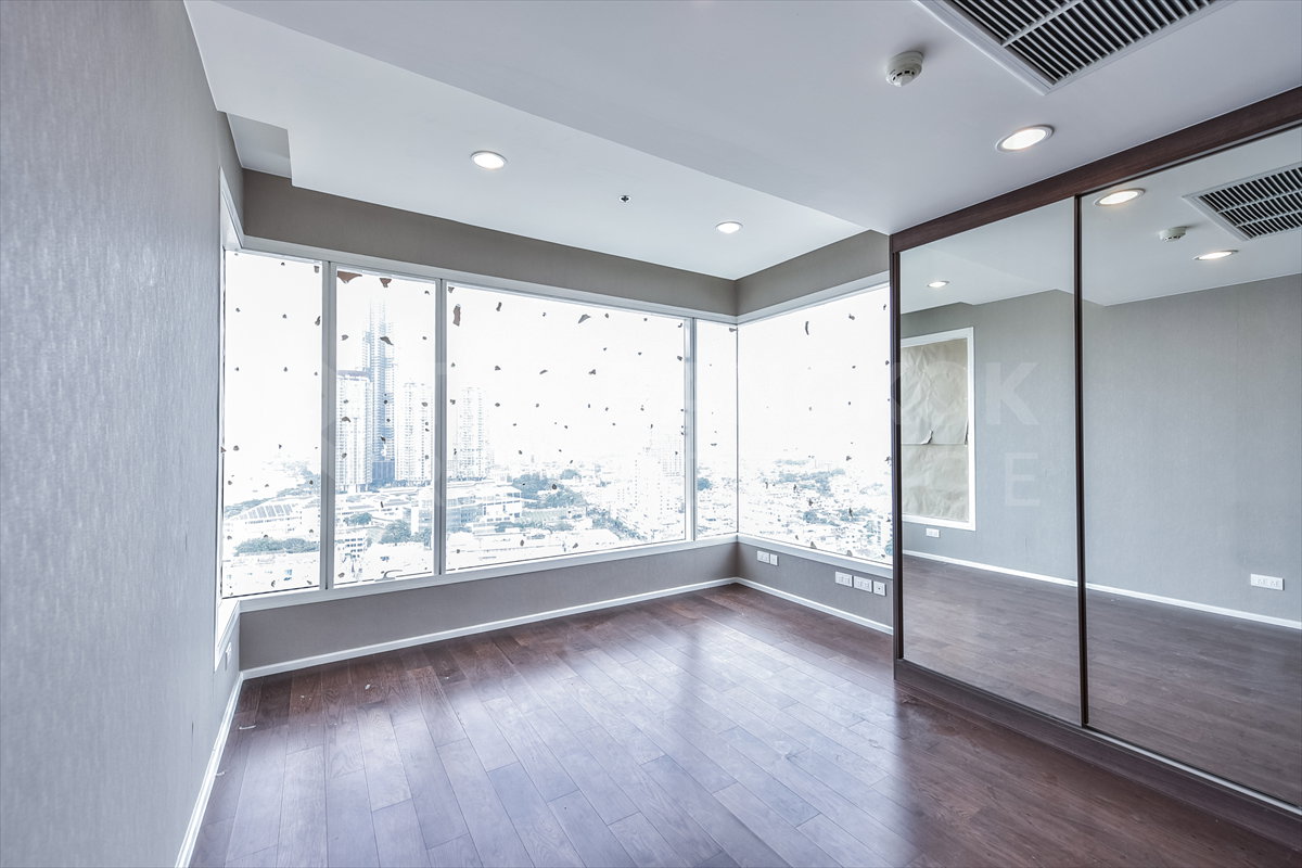 รูป  ขายคอนโดหรู Menam Residences ห้องมุม วิวแม่น้ำเจ้าพระยา 🌊ใกล้เอเชียทีค - รูปที่ 3/10