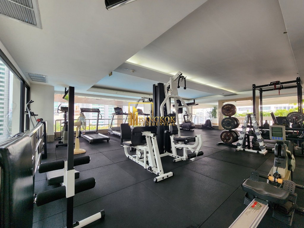 รูป Beautifully Renovated 4 Bedroom Apartment in Sukhumvit 20 - BR21151AP - รูปที่ 46/58