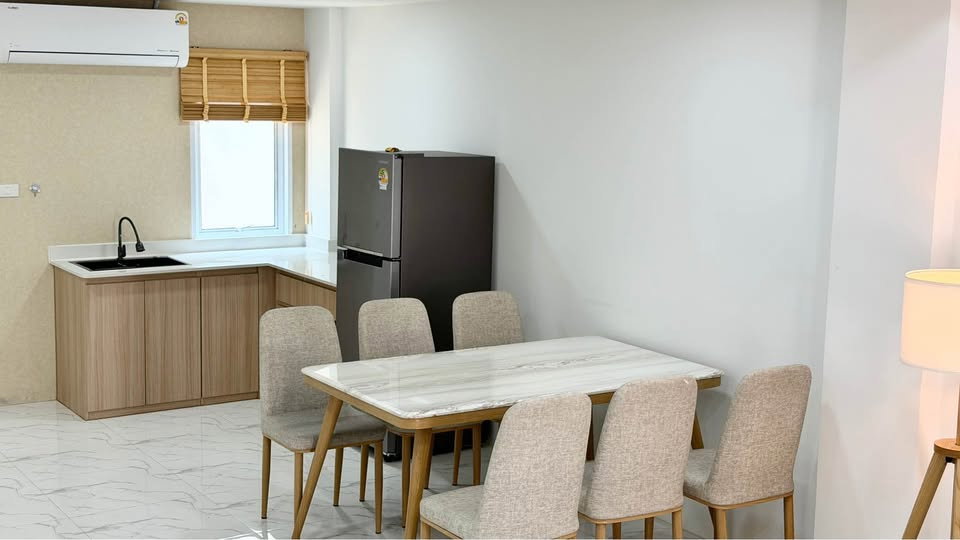 รูป ทาวน์โฮมให้เช่า : ทำเล อ่อนนุช - ศรีนครินทร์ เฟอร์ครบ พร้อมอยู่ | 3 ห้องนอน 4 ห้องน้ำ *มีห้องแม่บ้าน+ ห้องน้ำในตัว* - รูปที่ 2/12