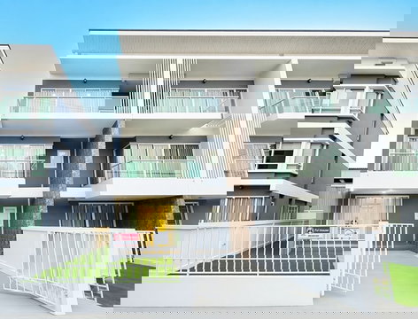 ซีคอนสแควร์ ศรีนครินทร์ ถ.อ่อนนุช50-54 ใกล้ MRT ศรีนครินทร์38 1.2กม. ทาวน์โฮม 3 ชั้น 3นอน 4 น้ำ สไตล์โมเดิร์น แต่งครบ 27ตร.ว. 320ตร.ม