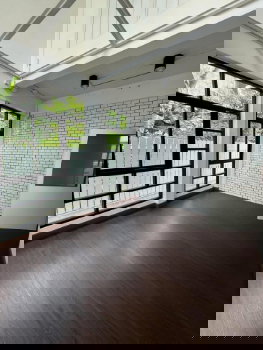 รูป ให้ เช่าอาคาร-บ้านเดี่ยว 2 ชั้น ทำเลทองย่านเอกมัย (Ekkamai) เหมาะสำหรับ Commercial Shop, คลินิก, สปา, คาเฟ่ หรือออฟฟิศ พร้อมที่จอดรถ - รูปที่ 3/12