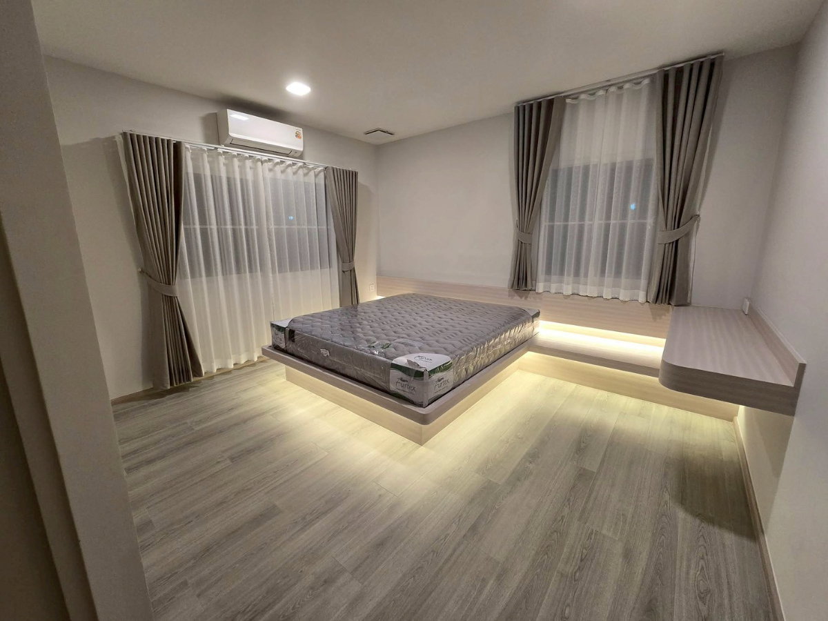 รูป 🏡 ให้เช่าบ้านเดี่ยว“มือ 1” CHAIYAPRUEK บางนา กม.15 by Land and Houses 3 ห้องนอน 4 ห้องน้ำ แต่งใหม่ทั้งหลัง พร้อมอยู่ ฟังก์ชันครบ สวนกว้าง บรรยากาศดี! - รูปที่ 6/9