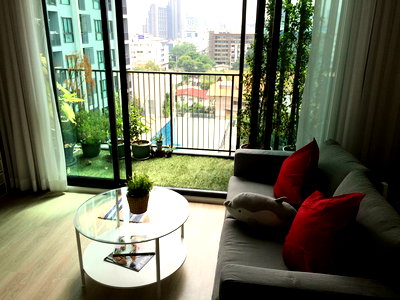 คอนโดให้เช่า : ให้เช่า คอนโด | วิวสระว่ายน้ำ ห้องมุม “Quinn Condo” 46 ตร.ม. ใกล้ MRT สุทธิสาร