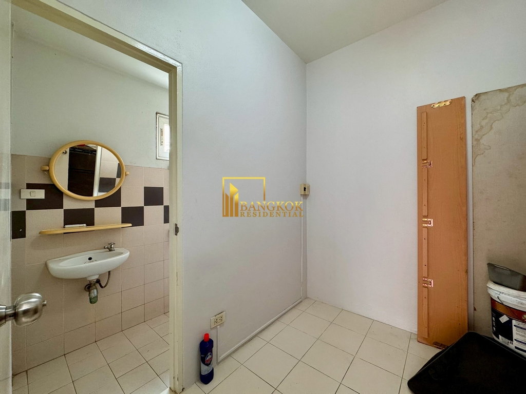 รูป Baan Pattanakarn | Spacious 4 Bedroom Luxury House For Sale - BR28159SH - รูปที่ 51/54