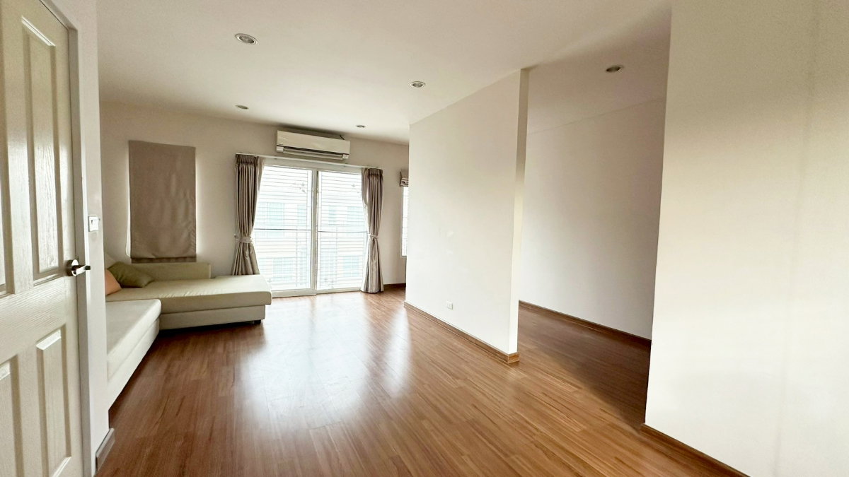 รูป ขายทาวน์โฮม 3 ชั้น โครงการ Villette City พัฒนาการ 38 พื้นที่ 22 ตารางวา 3 ห้องนอน 3 ห้องน้ำ เฟอร์ครบพร้อมอยู่ - รูปที่ 7/16