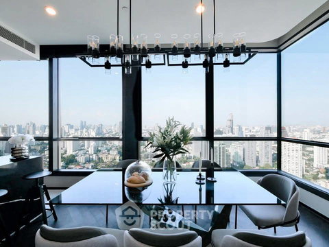 คอนโด 3-ห้องนอน ที่ ดิ เอส สุขุมวิท 36 ใกล้ BTS ทองหล่อ (ID 2798065)