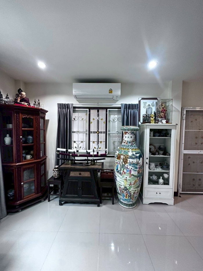 รูป 📌 บ้านเช่าพร้อมอยู่ บ้านใหม่มือ 1 หมู่บ้าน KC Parkville 3 3 ห้องนอน 3 ห้องน้ำ หลังใหญ่ รีโนเวทใหม่ทั้งหลัง ทำเลดี ซอยหทัยราษฎร์ - รูปที่ 3/20