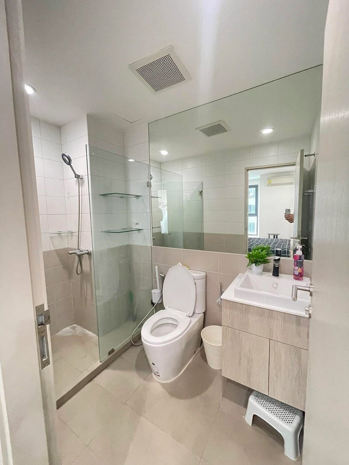 รูป ให้เช่า Ideo Q Chula–Samyan 🏙️🍙 ติด MRT สามย่าน 🚇 วิวสระเงียบสงบไม่ติดถนน 🏖️ เฟอร์ครบพร้อมอยู่ 🛋️✨ ทิศดีไม่ร้อน อยู่สบาย 🔑🍵 - รูปที่ 6/9