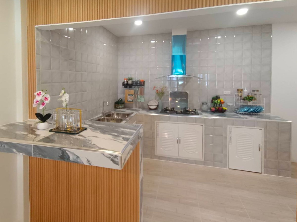 รูป ขายทาวน์เฮ้าส์ รีโนเวทใหม่ เค.ซี.3 หทัยราษฎร์39 เนื้อที่ 22.5 ตร.ว. 3 นอน 2 น้ำ ใกล้ทางด่วนจตุโชติ แฟชั่นไอส์แลนด์ ฟรีโอน พร้อมอยู่ - รูปที่ 9/31