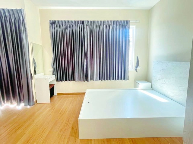 รูป บางนา-สวนหลวง ทาวน์เฮาส์หัวมุม 2 ชั้น 4นอน 3น้ำ ใกล้ ม.รามคำแหง2 1.7กม 20ตร.วา. 160 ตร.ม.. ทำเลกาญจนาภิเษก - รูปที่ 3/8