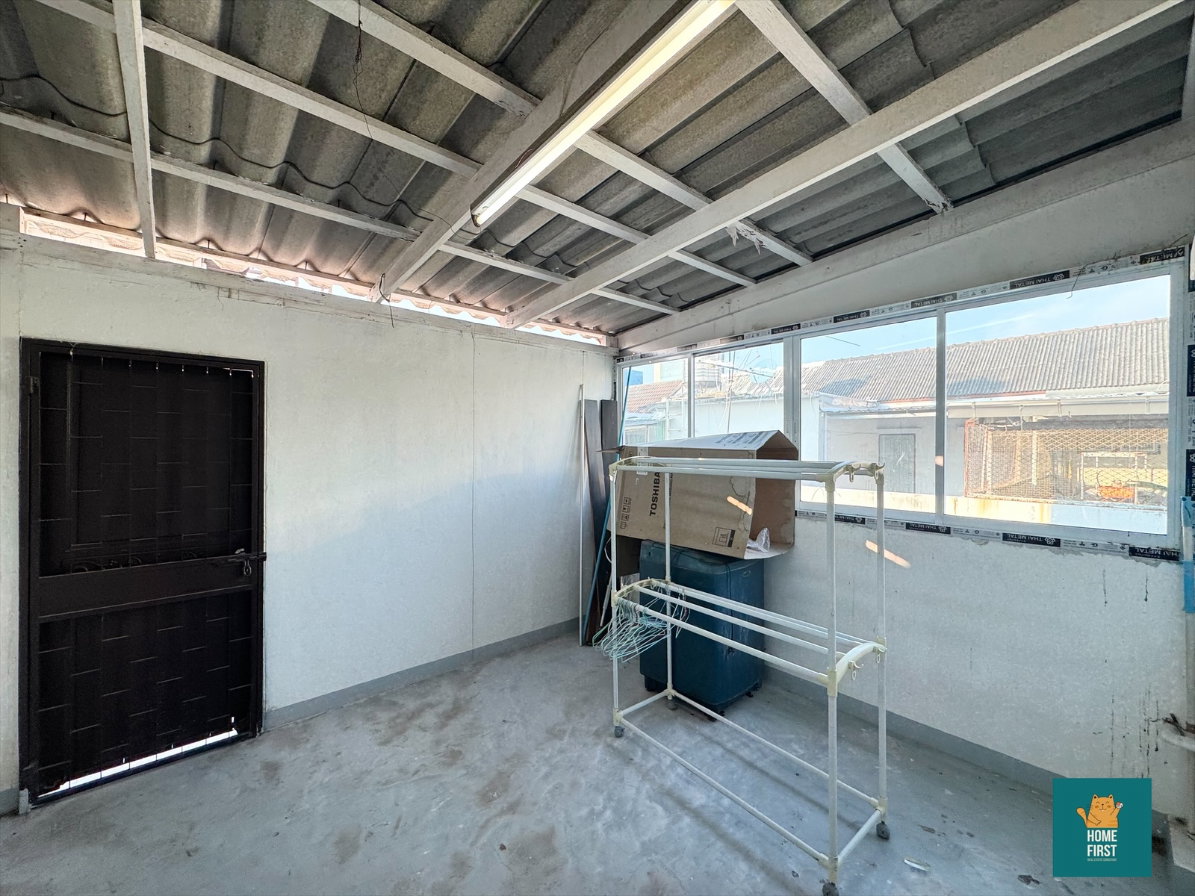 รูป ให้เช่า Townhouse ติด Makro สาทร 32ตร.วา 4ชั้น 5 ห้องนอน 4ห้องน้ำ 50,000 บาท - รูปที่ 9/25