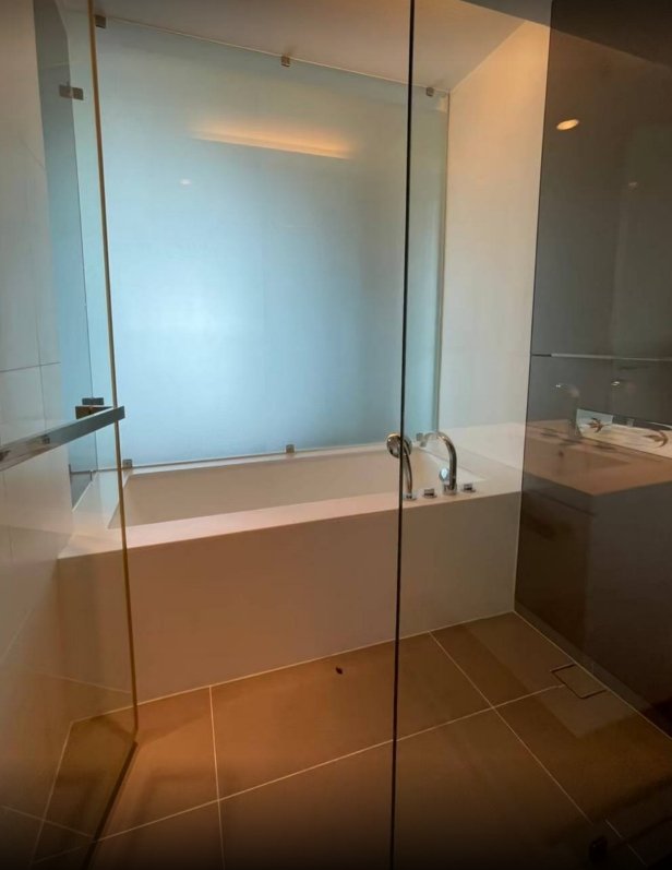 รูป Luxury Condo for Rent Ratchadamri | City Lifestyle Luxury | Near BTS Ratchadamri | 120,000 THB/Month- LTHC14926 - รูปที่ 2/4