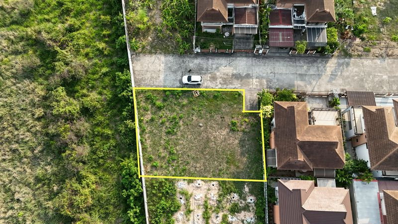 picture Beautiful land plot in View Mai 3 Village, Sriracha, ready to build a house. - 1/15