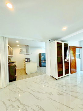 รูป เพอร์เฟคเพลส รามคำแหง 164 คฤหาสน์หัวมุม 2ชั้น พร้อมเรือนรับรอง2ชั้น 5-6นอน 111ตร.วา. 410ตร.ม. ใกล้โลตัส สุขาภิบาล3 1.8 กม.5-6นอน 111ตร.วา. - รูปที่ 4/8