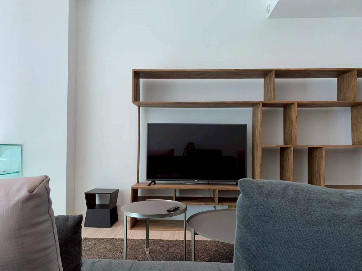 picture 185 Rajadamri 2 Bedroom For Rent - 26/39