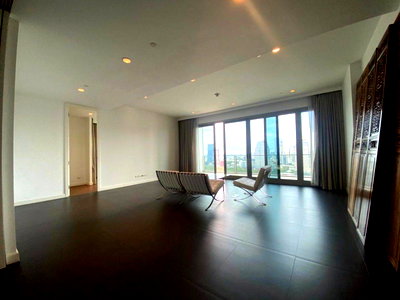 Condos for rent Assumption Convent Silom School : 185 Rajadamri 3 Bedroom For Rent