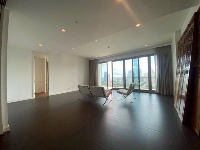 185 Rajadamri 3 Bedroom For Rent