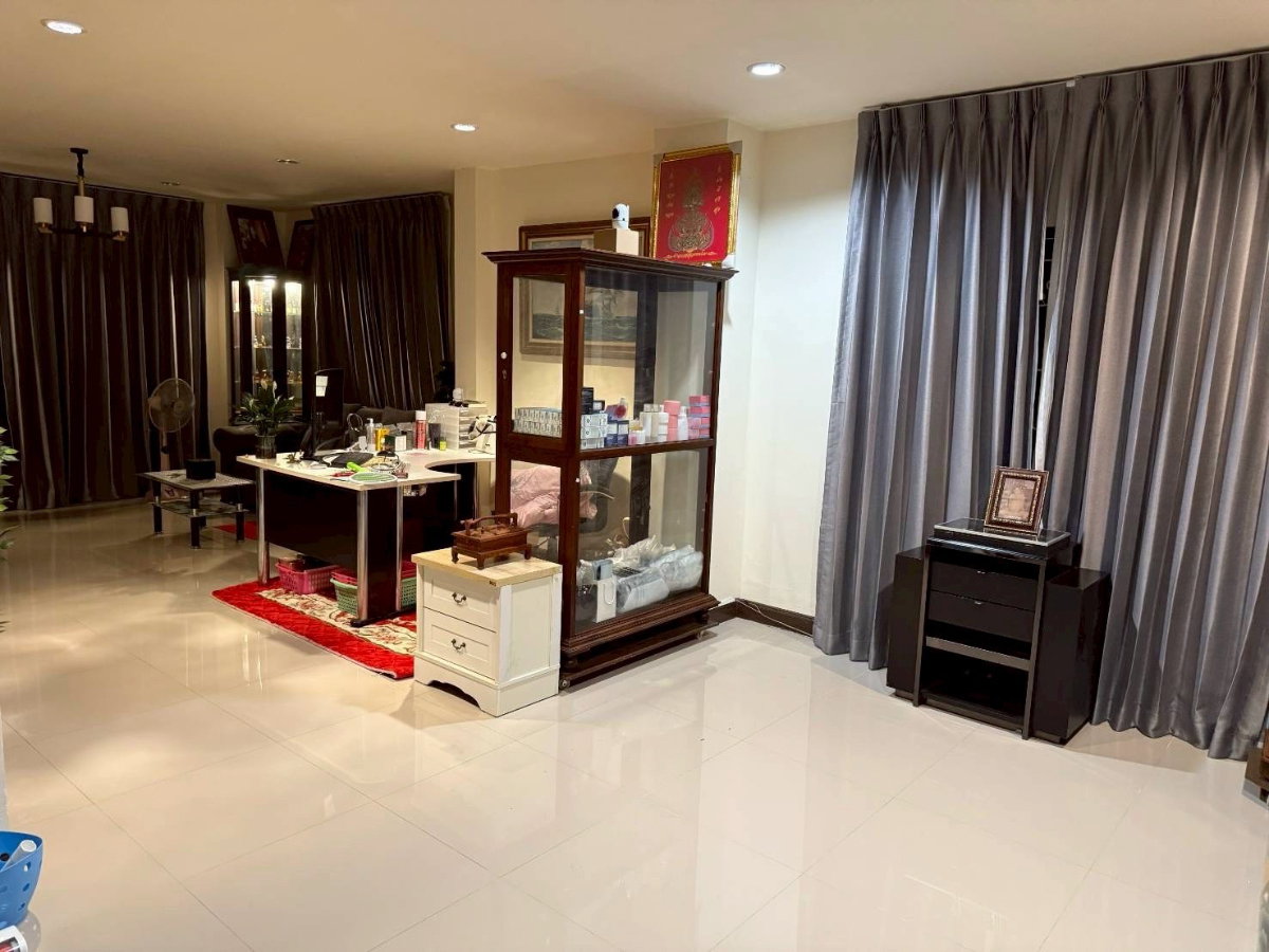 รูป 📌 บ้านเช่าพร้อมอยู่ บ้านใหม่มือ 1 หมู่บ้าน KC Parkville 3 3 ห้องนอน 3 ห้องน้ำ หลังใหญ่ รีโนเวทใหม่ทั้งหลัง ทำเลดี ซอยหทัยราษฎร์ - รูปที่ 7/20