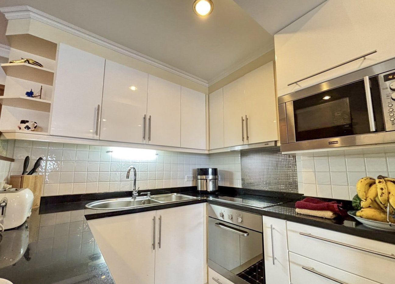 รูป 2 Bedroom for Sale Jomtien Beach Condominium Rimhad Pattaya - รูปที่ 5/13