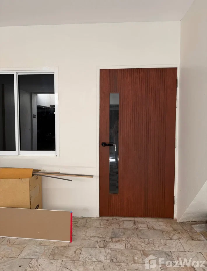 รูป ทาวน์เฮ้าส์ให้เช่า 4 ห้องนอน ในโครงการ หมู่บ้านลานทอง 6174558 - รูปที่ 5/11