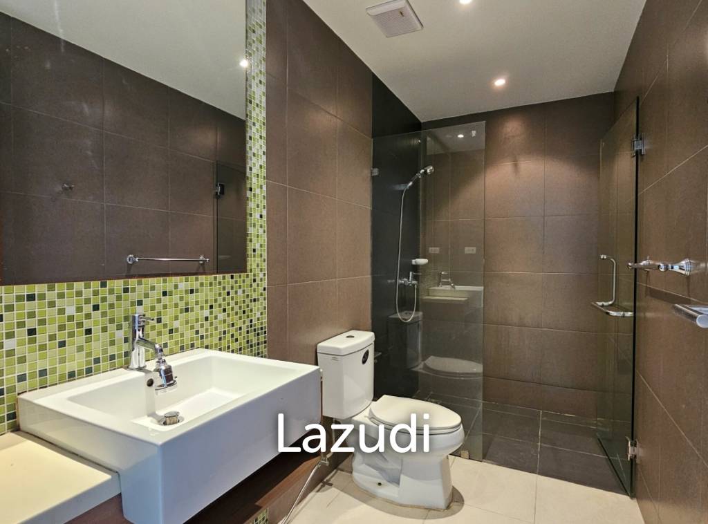 picture Foreign Freehold Spacious 2-Bedroom Condo for Sale in Kathu - 10/17