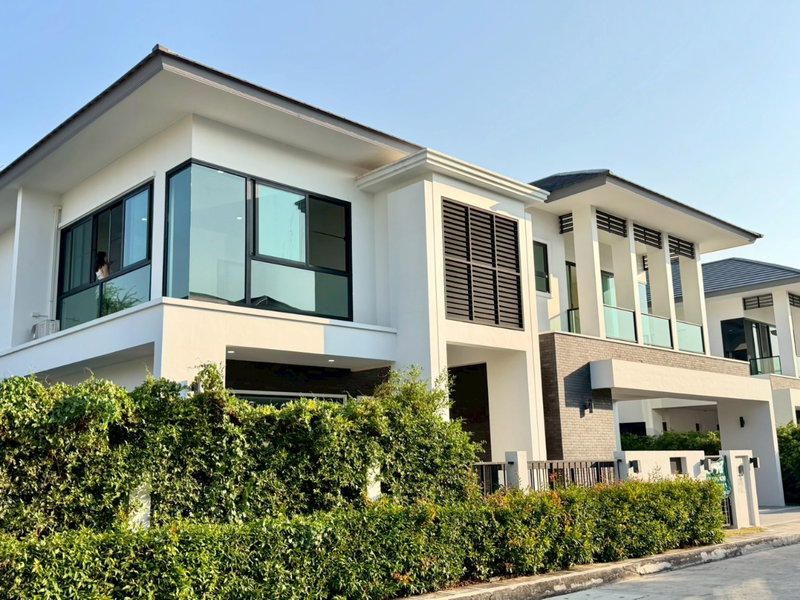 ขายบ้านเดี่ยว :  บ้านเดี่ยวหรู ทำเล Prime ใกล้ Central Chonburi เพียง 900 เมตร  ที่ดิน 125 ตร.วา  ✨ 4 ห้องนอน 3 ห้องน้ำ (ขยายใหญ่พิเศษ)