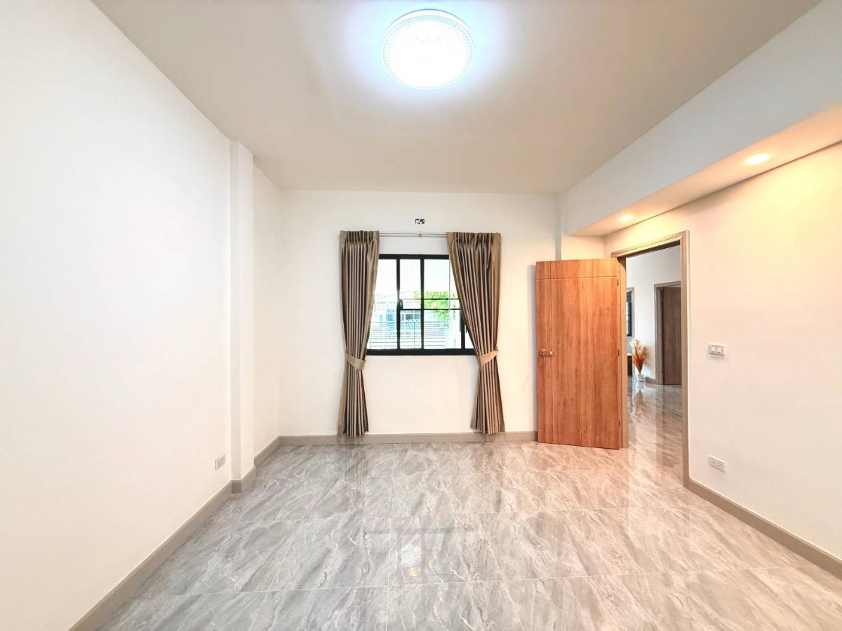รูป ขายบ้าน รีโนเวทใหม่ หมู่บ้านแสงอรุณ รามอินทรา 68 เนื้อที่ 43 ตร.ว. 3 นอน 2 น้ำ ใกล้รถไฟฟ้าสายสีชมพู สถานีนพรัตน์ ทำเลศักยภาพ พร้อมอยู่ - รูปที่ 11/27