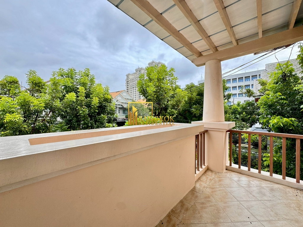 รูป Baan Pattanakarn | Spacious 4 Bedroom Luxury House For Sale - BR28159SH - รูปที่ 37/54